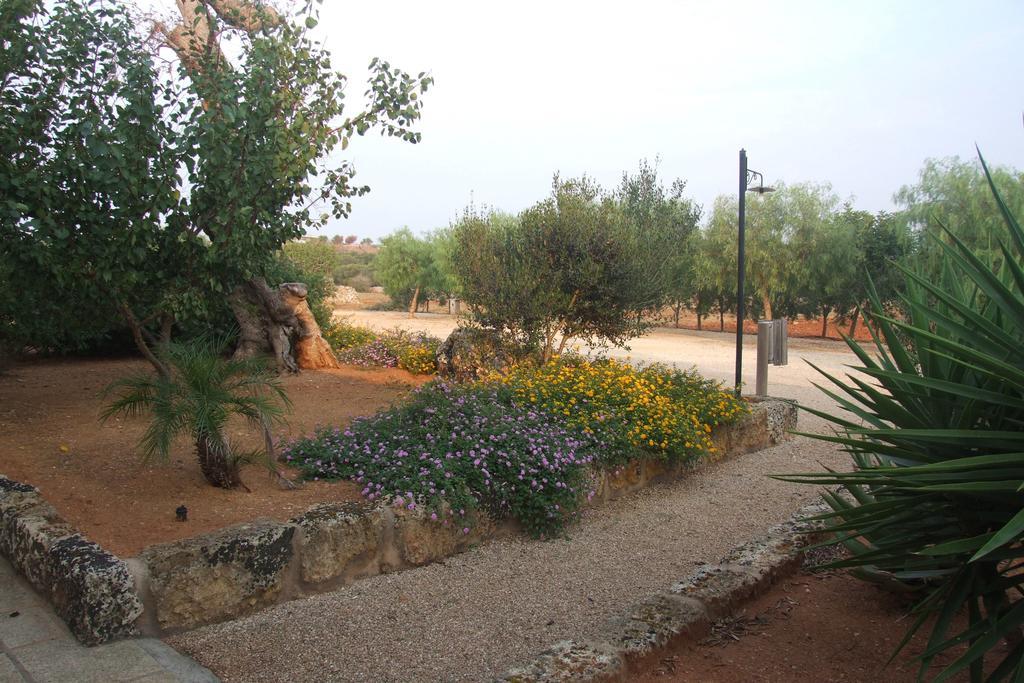 Azienda Agrituristica Masseria La Verna Patu Exterior photo